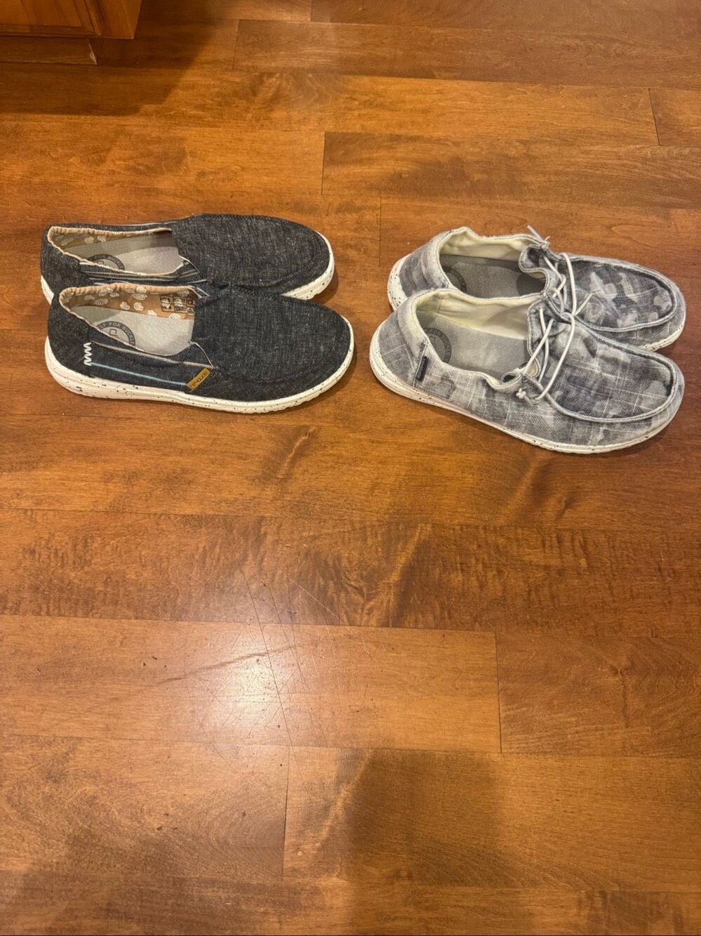 2 Pair Hey Dude Wendy Women’s Size 6 Chambray Plaid Slip On Shoes Bundle